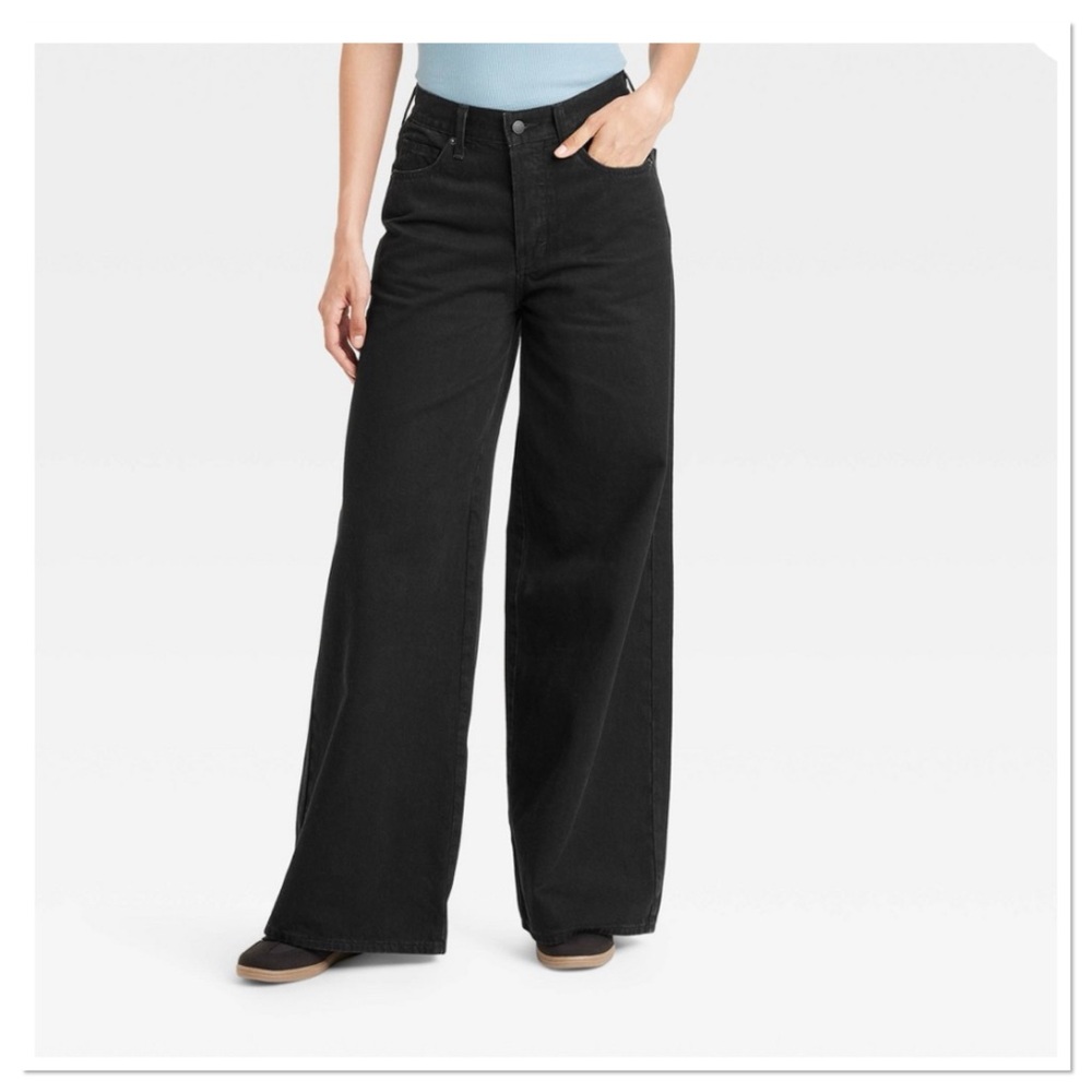 Universal Thread Women’s Mid-Rise Super Wide Leg Jeans Black
